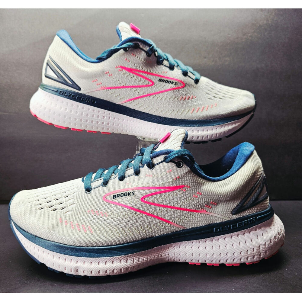 Brooks Women's Light Gray Sneakers with Pink and Blue Accents